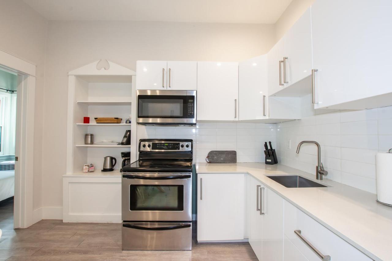 דירות Sainte-Catherine Charming Niagara Region Apt. Newly Renovated! מראה חיצוני תמונה